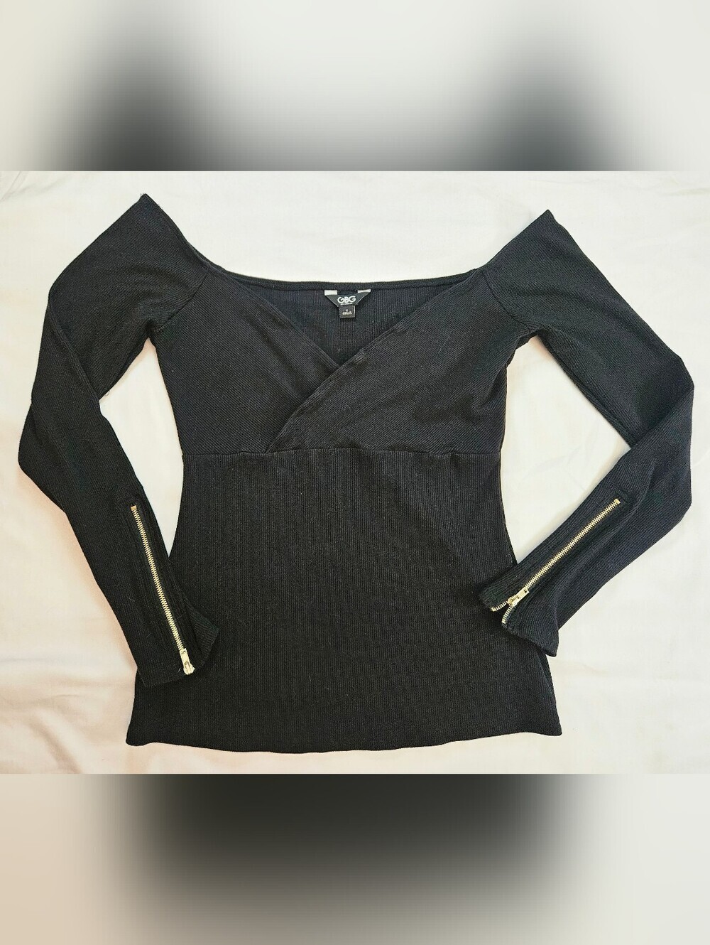 GBG Los Angeles Womens Black Off The Shoulder Long Sleeve Deep V-neck Top Size S